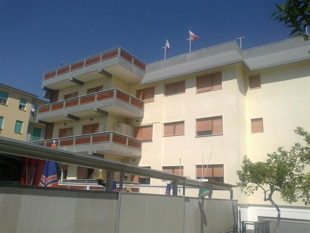 Hotel Aurora Скаурі Екстер'єр фото