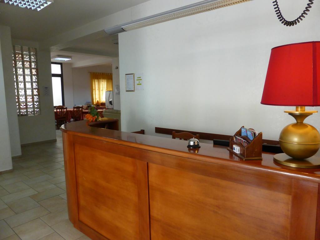 Hotel Aurora Скаурі Екстер'єр фото